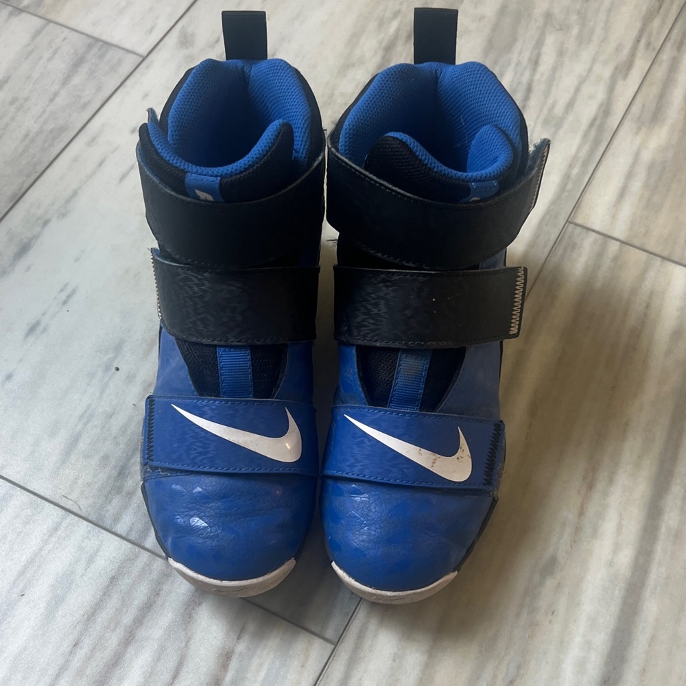 Nike Kids Black and Blue Sneakers